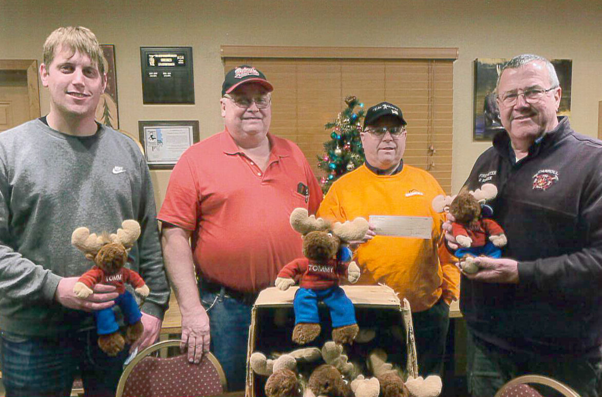 Moose Lodge donates to fire department